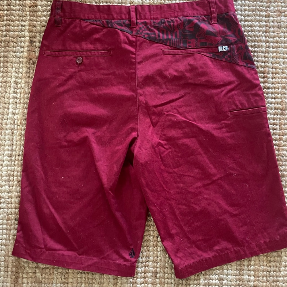 Volcom shorts size 34